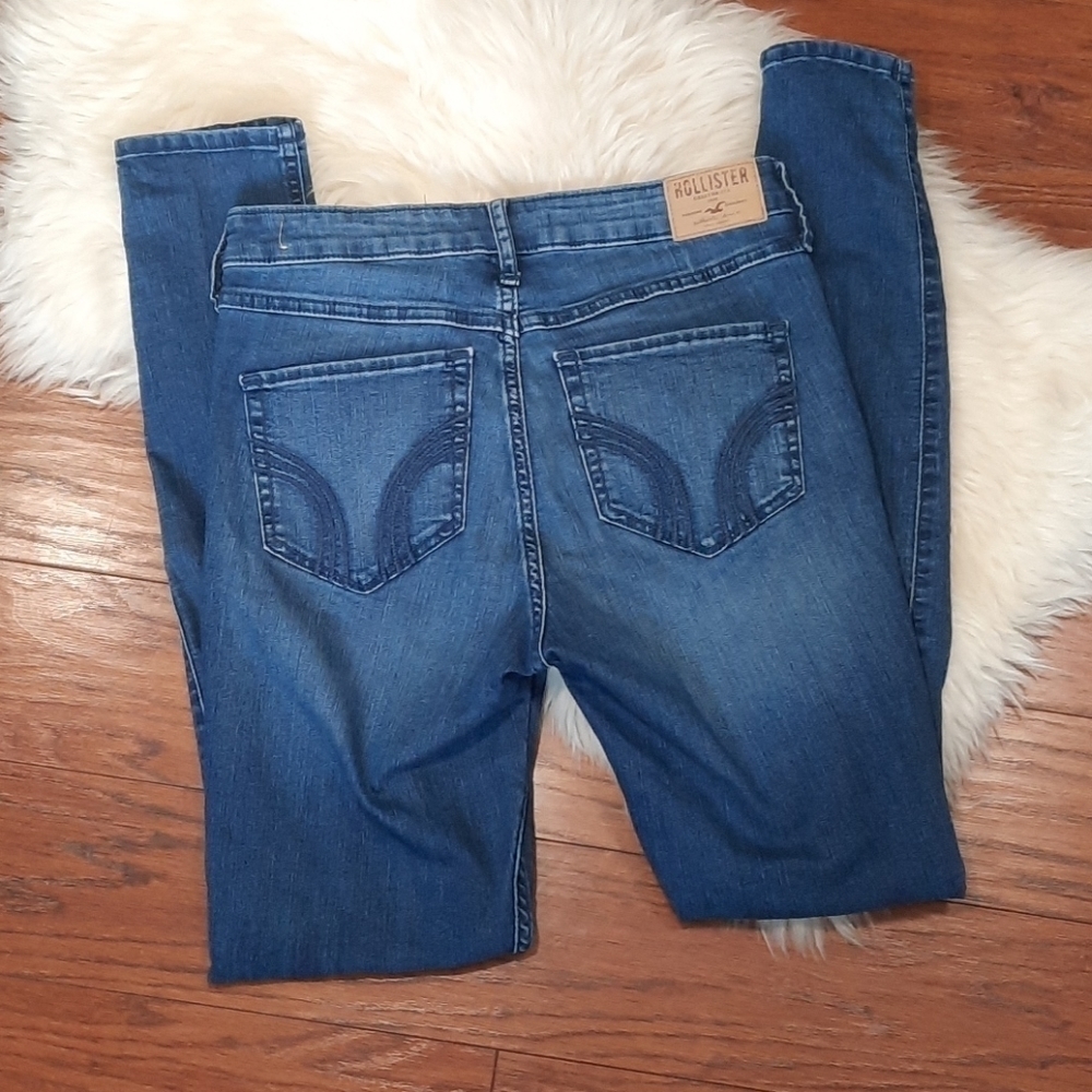 Hollister Skinny Distressed Jeans - Picture 4 of 4